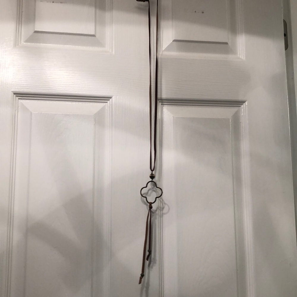 Long brown necklace